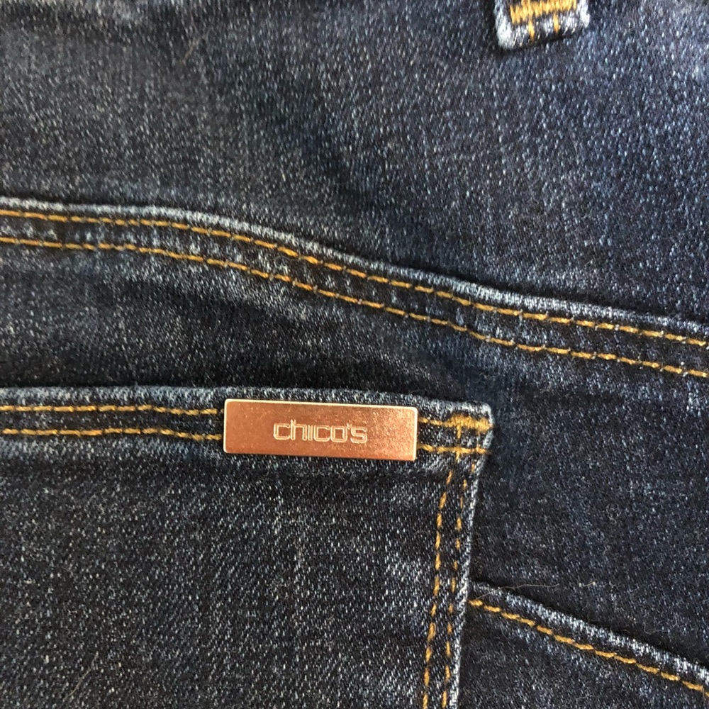 Chico’s so lifting crop jeans - Picture 4 of 4